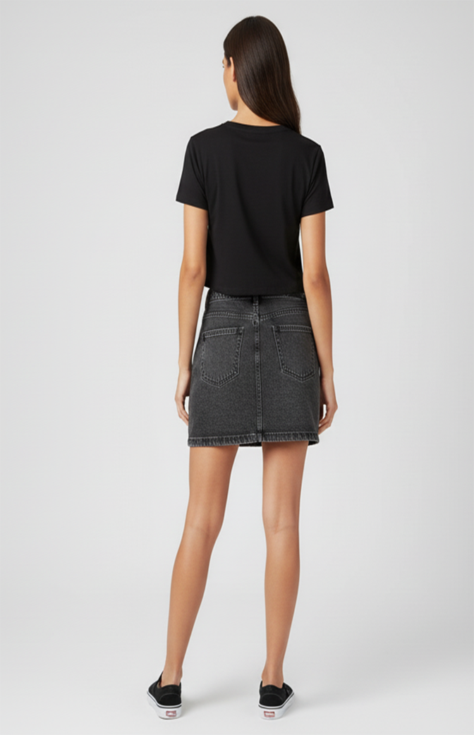 Saia Jeans Zhavi Black Shine – Denim Moderno com Brilho Elegante