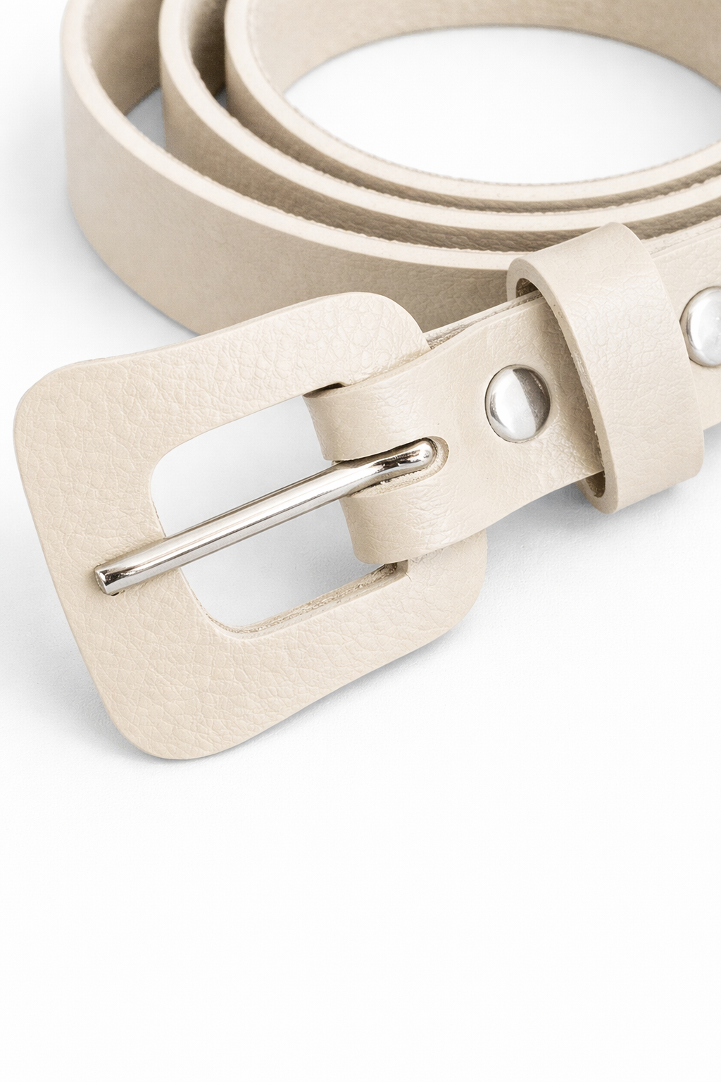 Cinto Bege Claro em Couro Sintético – Leve, elegante e versátil