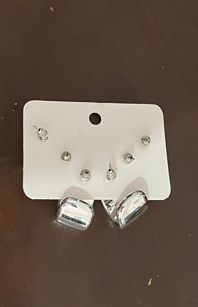 Kit 3 Pares de Brincos Femininos Prateados – Argola Larga Metalizada, Pérola Clássica e Ponto de Luz Cristal