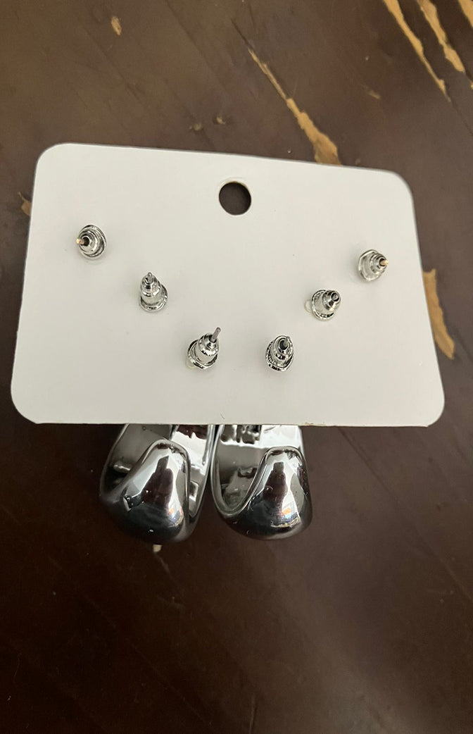 Kit 3 Pares de Brincos Femininos – Argola Metalizada, Pérola Clássica e Ponto de Luz Cristal