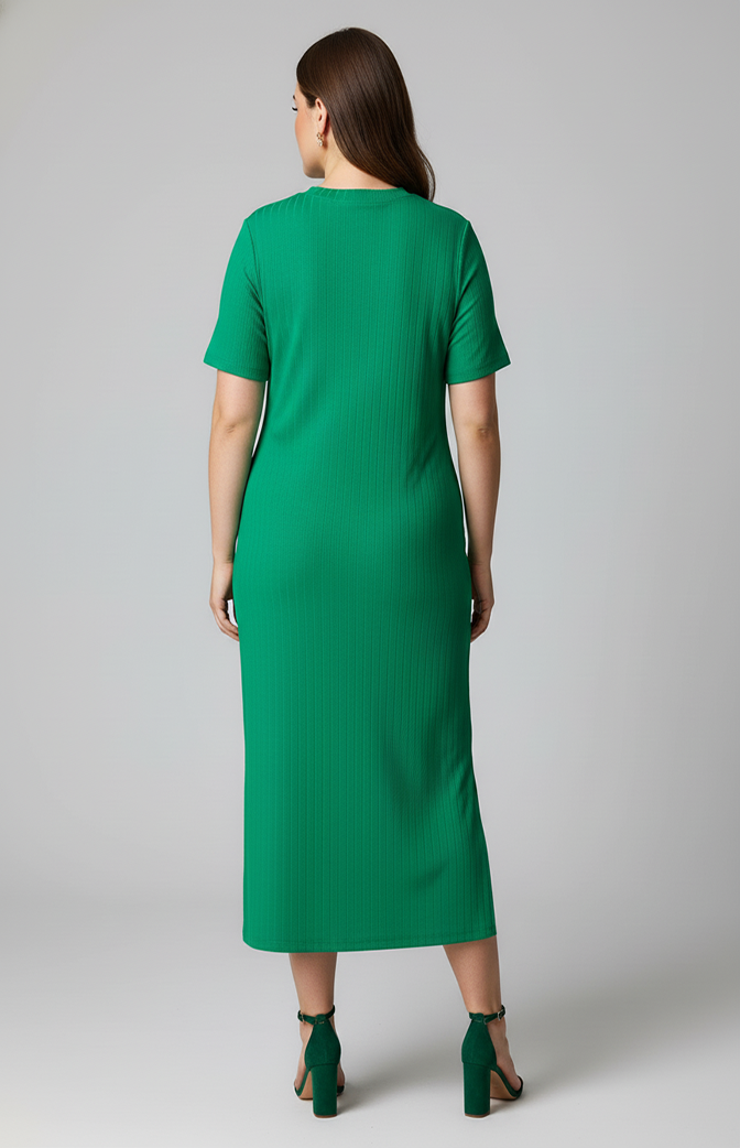 Vestido Midi Plus Size Canelado Verde com Manga e Fenda Lateral – Conforto & Elegância